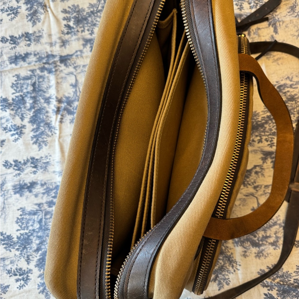 Filson 258 rugged computer bag - image 5